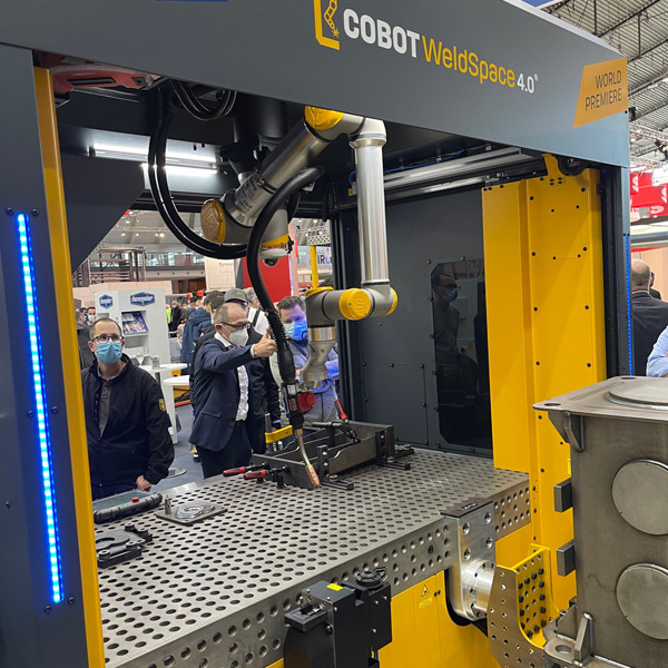 cobot01.jpg DEMMELER ΚΛΟΥΒΙ ΣΥΓΚΟΛΛΗΣΗΣ COBOT WeldSpace 4.0